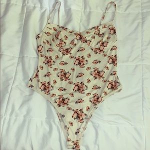 ✨Floral Bodysuit✨